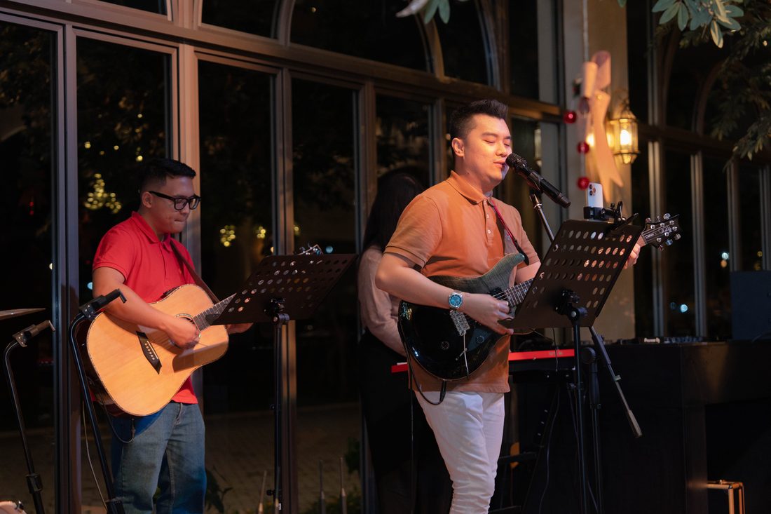 Live Entertainment Stage